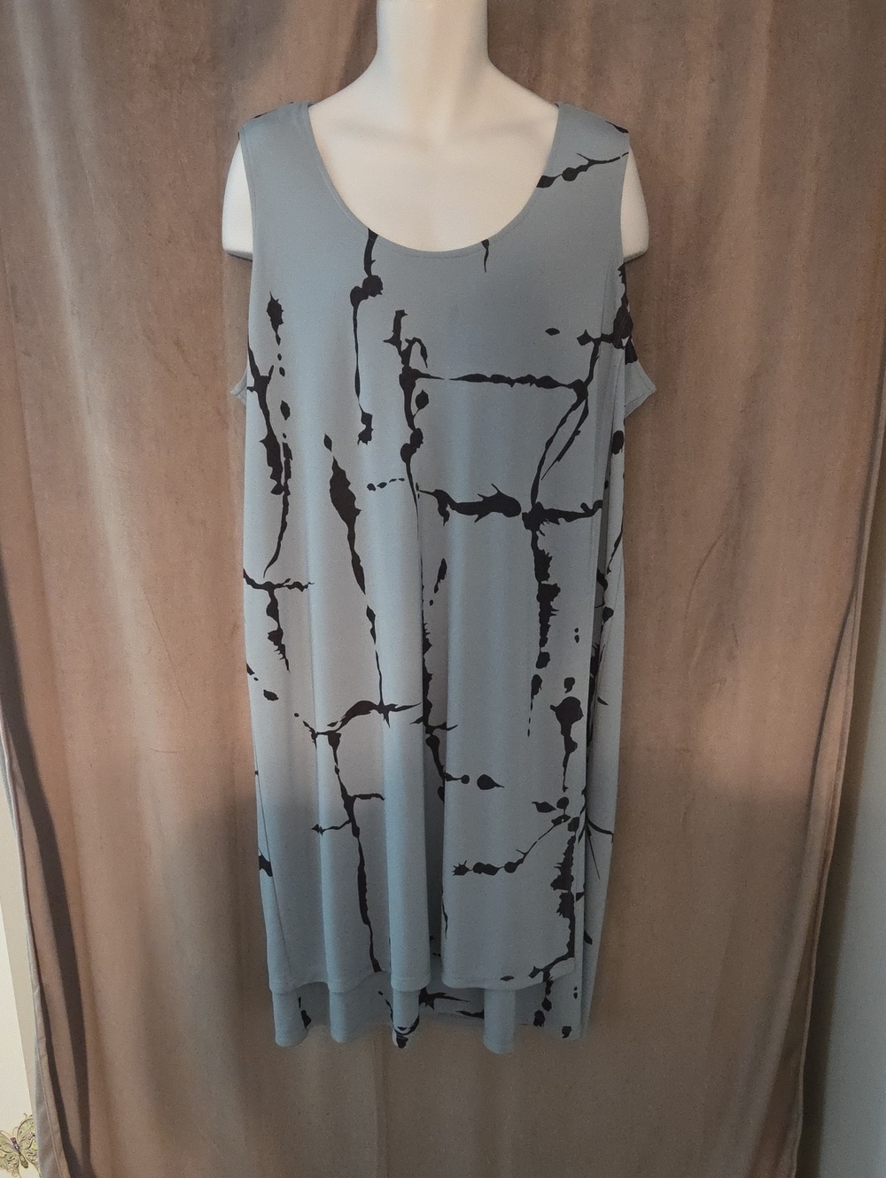 MarlaWynne Gray Midi Dress with Black Abstract Pattern